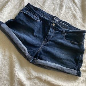 Signature by Levi Strauss Shorts Size 18